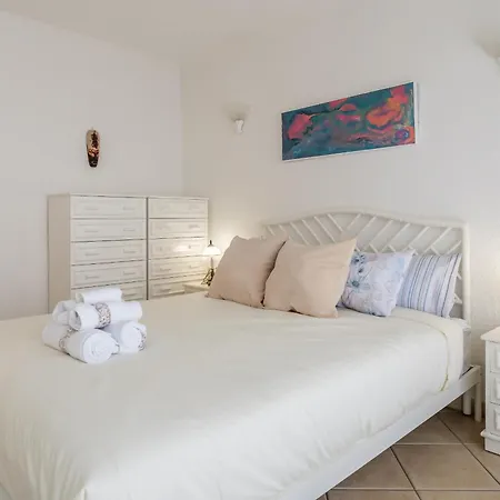 Exclusive Sea Views Villamar - Big Terrace & Pool דירה